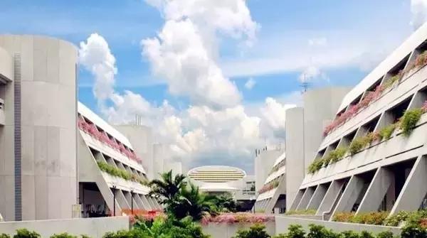 百年校训厚德载物完整视频,百年名校校训