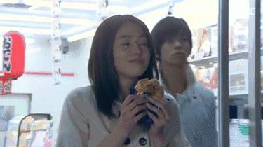 要不是腰软，怎么能把腿的劈这么开？