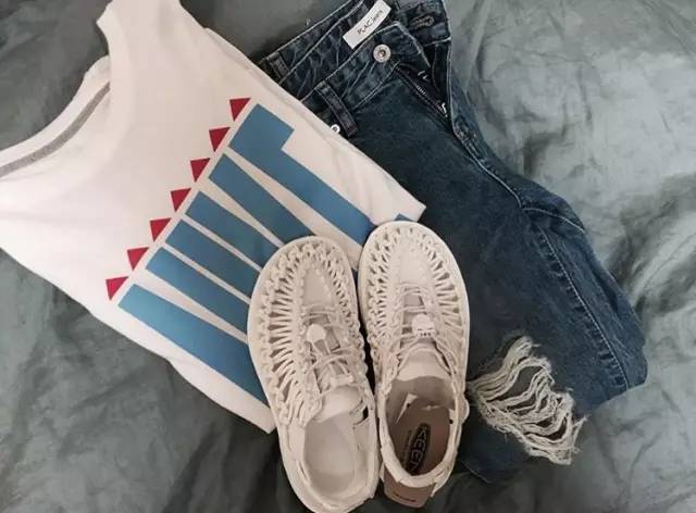 作为一个有品位的女人,品质生活从一双拖鞋也可以开始