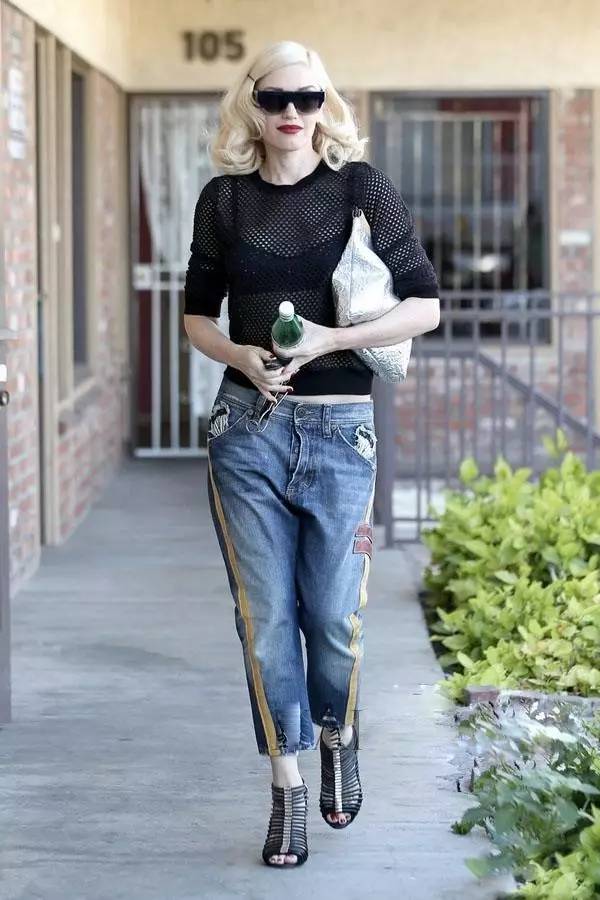 衣服太宽怎么穿才好看女生,女生怎么穿衣服才不会显得臃肿