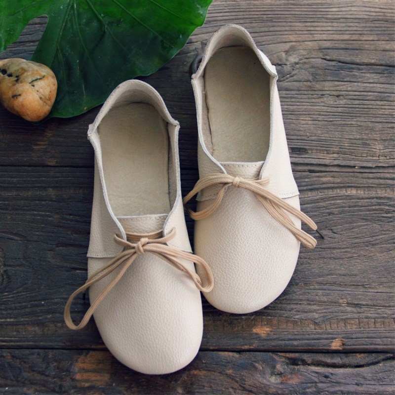 背带牛仔裤怎么搭配图片女,背带牛仔裤搭配什么上衣40多岁女