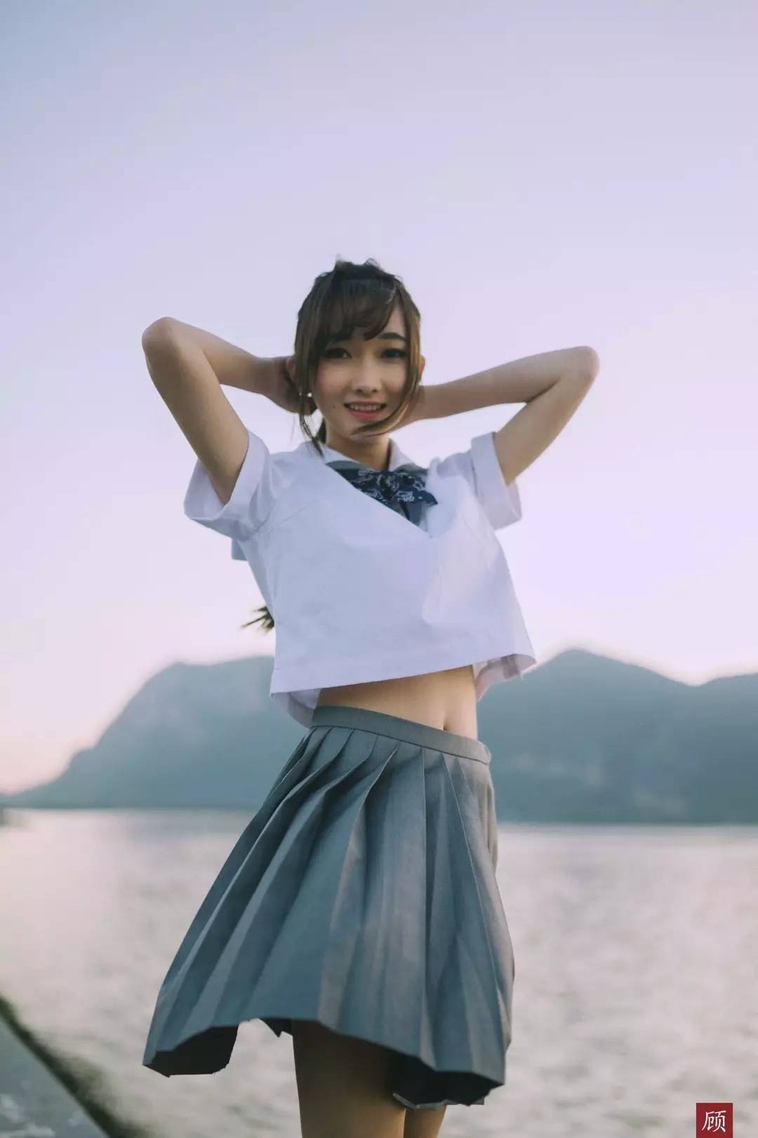 发量多简单又好看的头发造型教程,如何拍头发发丝好看