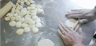 上海的生煎馒头有馅的吗,上海小笼馒头要蘸醋吗