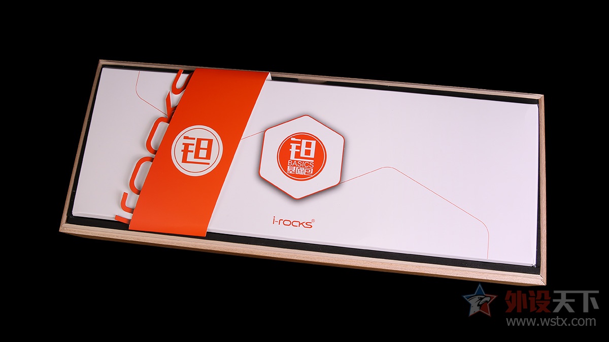 这款键盘有点厉害：可调键程、可在右上方组装乐高模型，最重要的是它有10种灯效