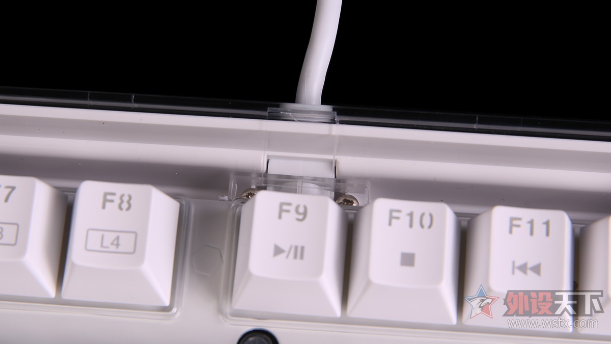 这款键盘有点厉害：可调键程、可在右上方组装乐高模型，最重要的是它有10种灯效