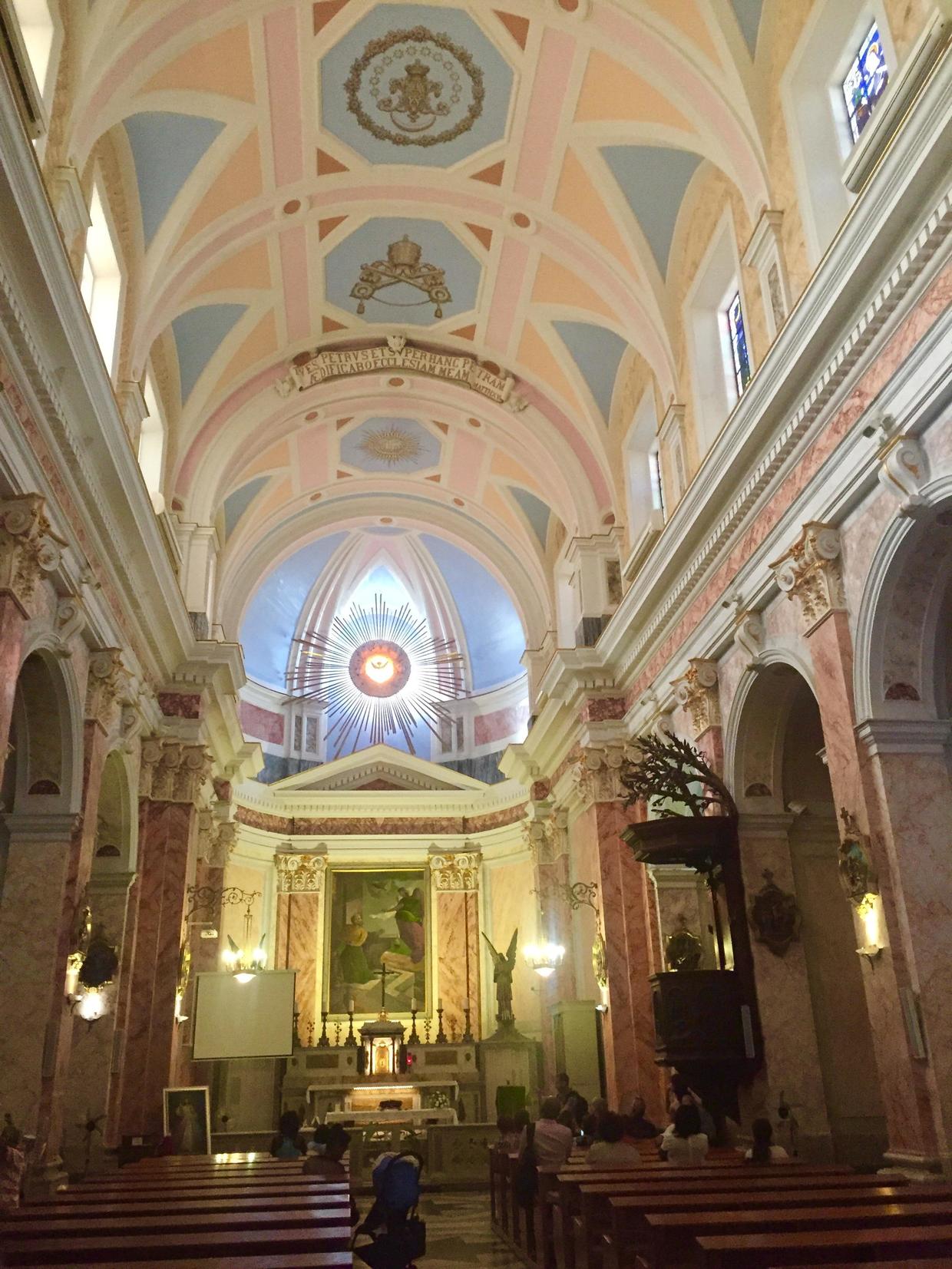 以色列特拉维夫闹市区 (以色列特拉维夫白色之城繁荣原因)