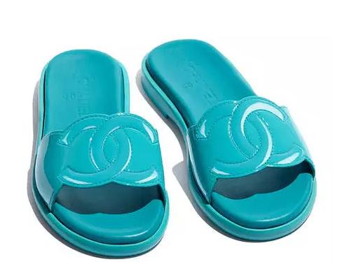 一双塑料凉鞋4000元！洗澡筐4300元！看着这些时尚大牌的新款，才明白我妈从小把我当公主！