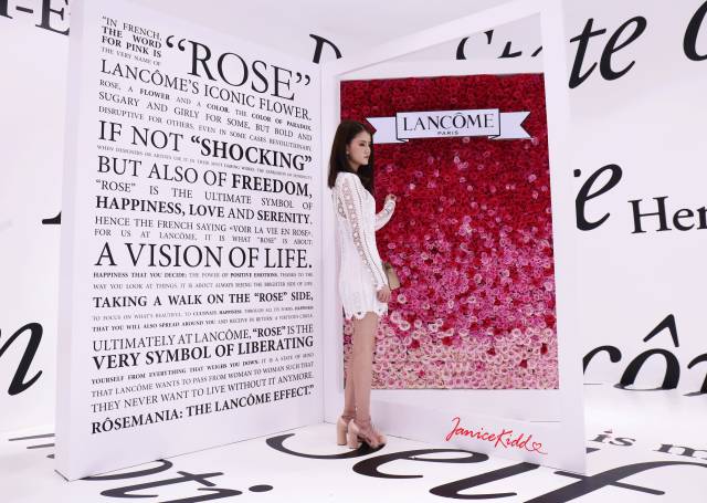 忘掉玻璃唇，现在是彩虹唇的时代了