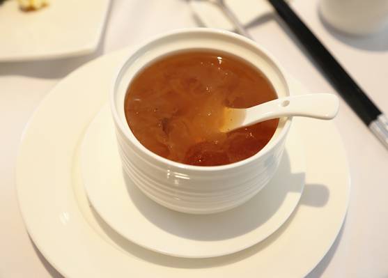 鼓起勇气踏入“武汉天地”剪头发，没想到却被“搞”大了肚子……