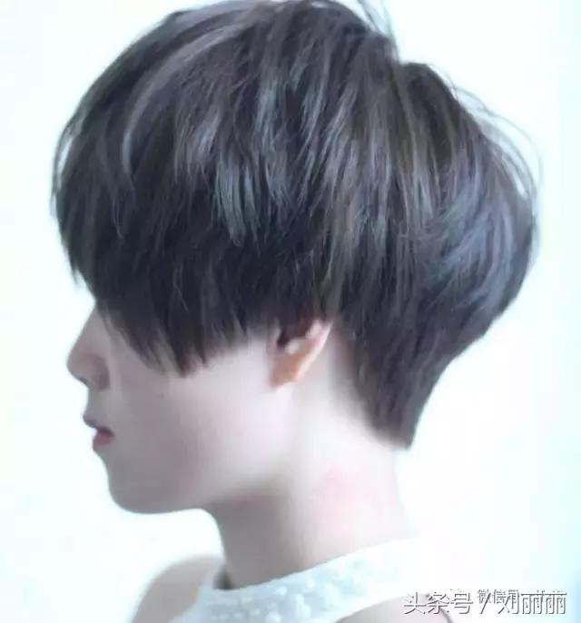 今年流行的发型中发,今年流行新式发型