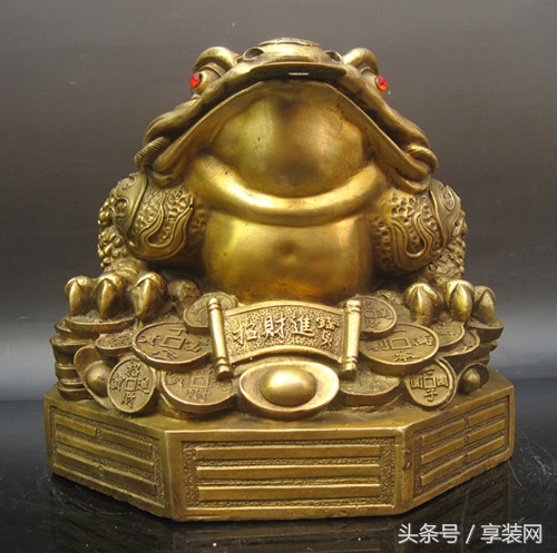 你家有三脚蟾蜍摆件吗?风水作用真的太神奇了!