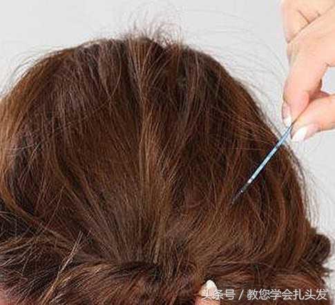 适合夏天扎的简单盘发,特别热的天怎么扎头发