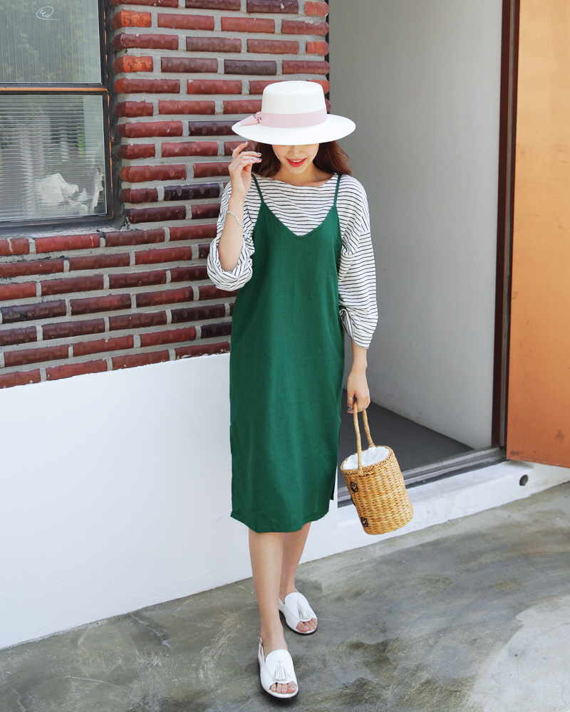 吊带裙配T恤最新韩版女装引领时尚潮流趋势