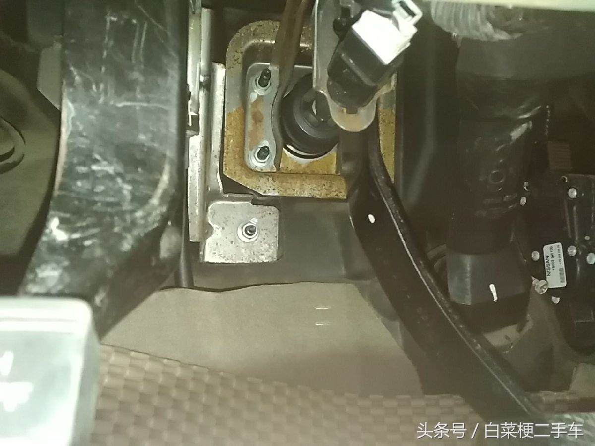 2017款天籁事故二手车多少钱,一万多块钱的天籁事故车