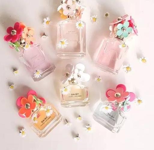 过期的化妆品不要扔了为了省钱,过期的化妆品要不要扔了