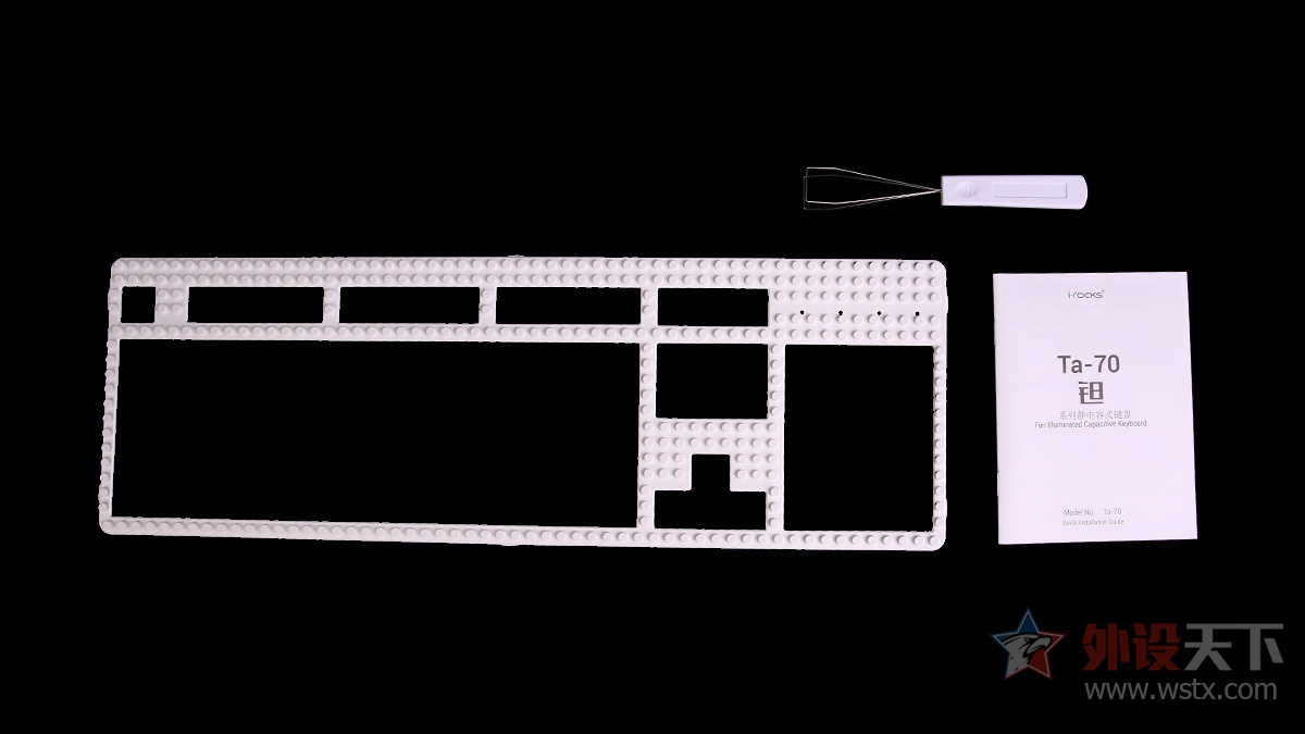 这款键盘有点厉害：可调键程、可在右上方组装乐高模型，最重要的是它有10种灯效