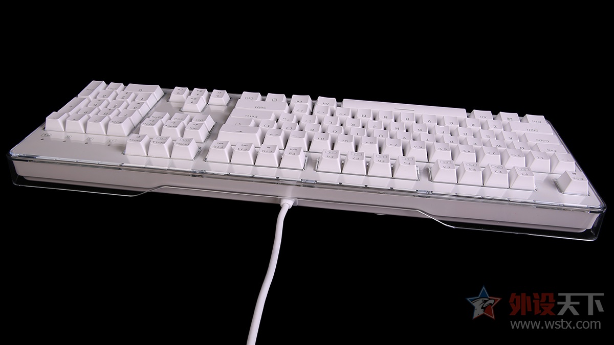 这款键盘有点厉害：可调键程、可在右上方组装乐高模型，最重要的是它有10种灯效