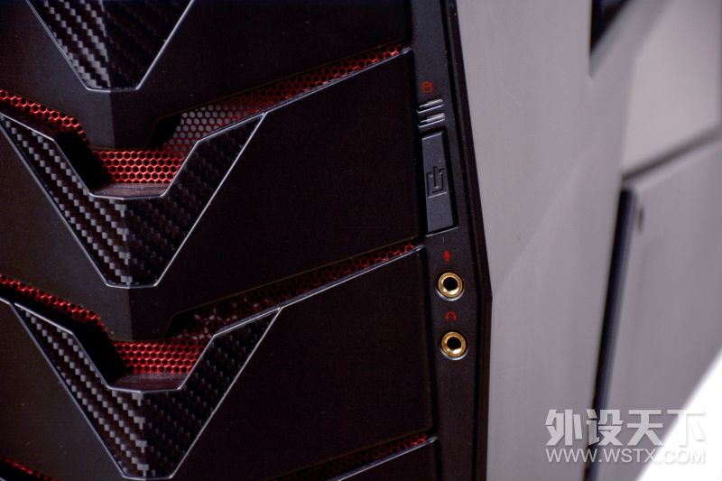 这才是游戏手机该有什么样的样子,微星宙斯盾钛3主机