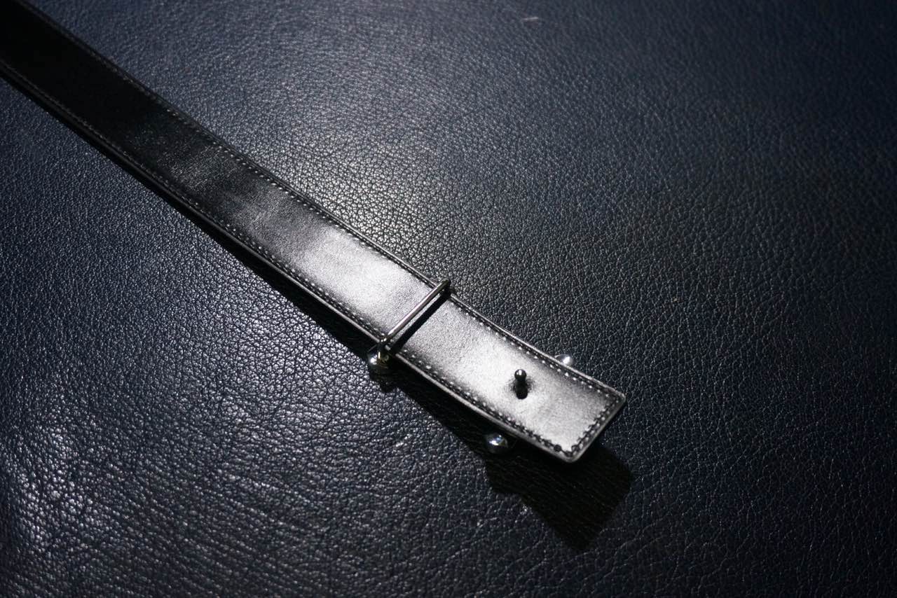 鳄鱼皮做腰带哪个部位最好,鳄鱼皮腰带背部制作过程