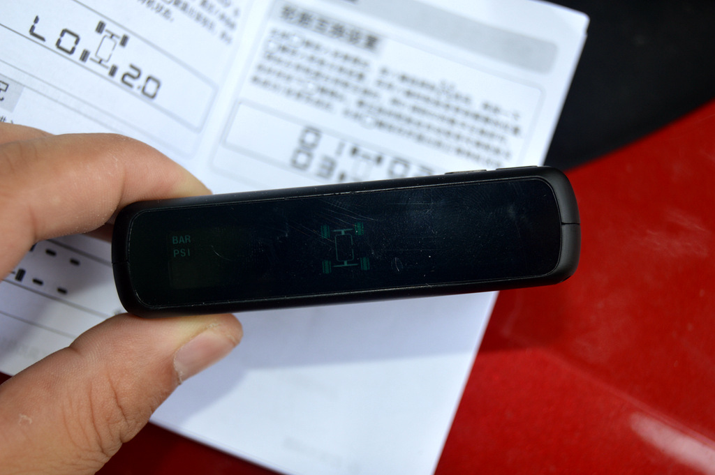 抬头显示可以显示胎压吗,抬头显示胎压监测