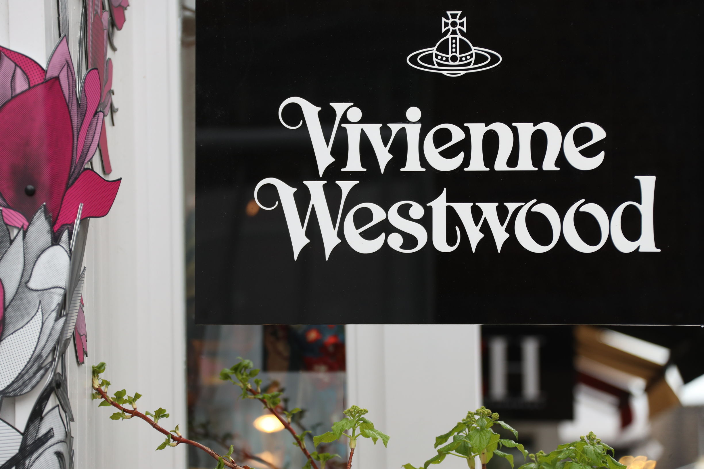 镶金边的高跟鞋!凯特妃最爱,老佛爷钦点,女星们集体买买买!