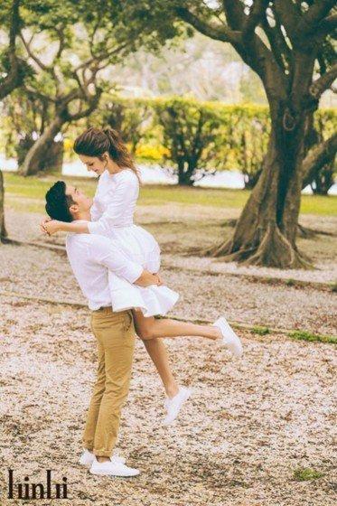 婚纱不搭球鞋就落伍!盘点8个中西方穿球鞋拍婚纱的女星