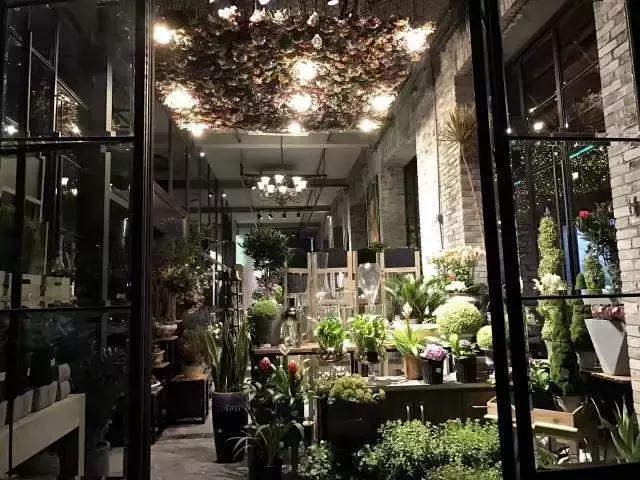 开一家花店需要投资多少钱呢,新手开花店需要注意哪些问题