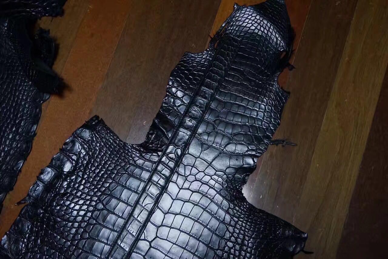 鳄鱼皮做腰带哪个部位最好,鳄鱼皮腰带背部制作过程