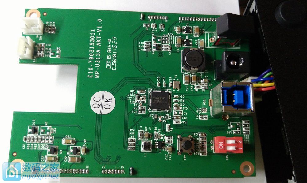 不黑不吹！艾客优品,AKITIOUSB3.1双盘位硬盘箱拆解简评