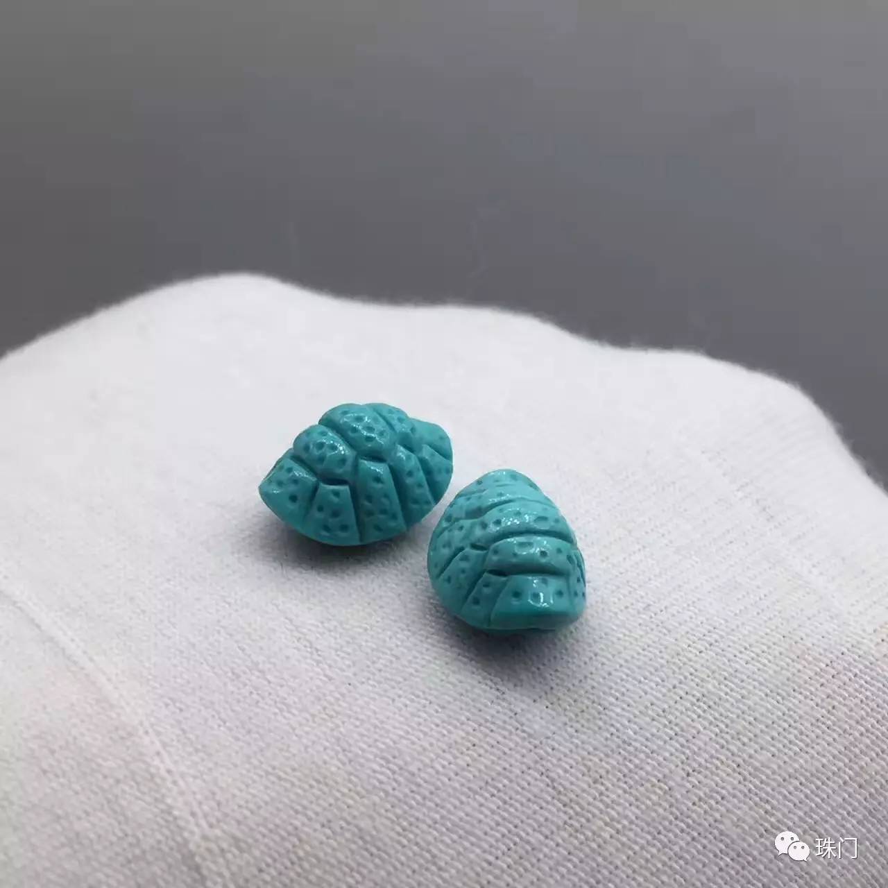 新买的绿松石没有光泽,刚买回来的绿松石要泡油吗