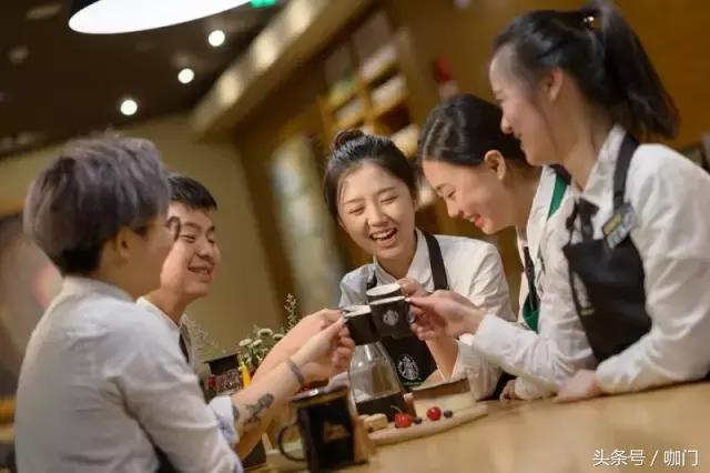 为什么95后都跑到星巴克了,为什么失业人都去星巴克了