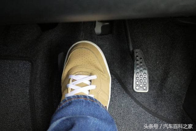 刹车片薄了踏板行程会增大吗,刹车踏板不要轻易调整