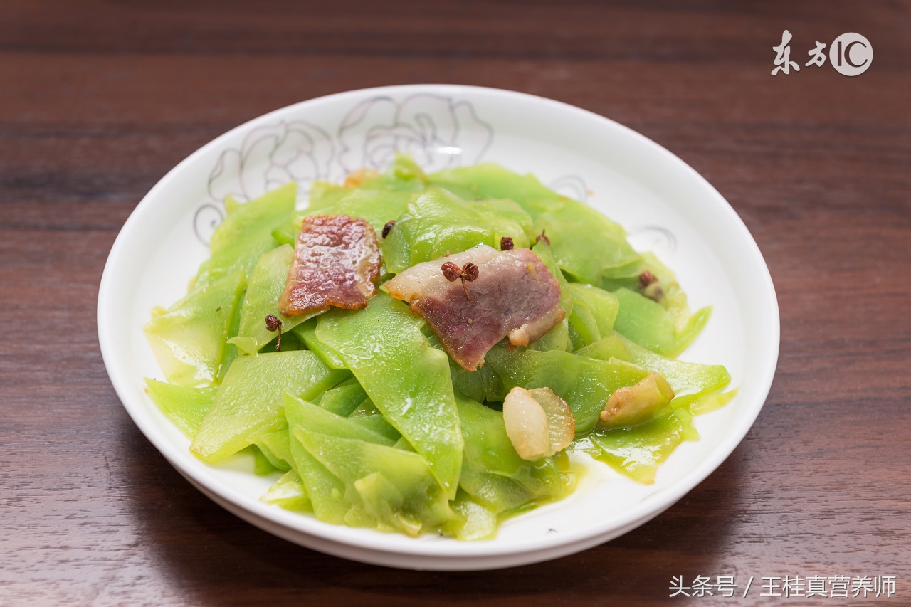 炒菜不放盐放什么,炒菜不放盐怎么还是很咸