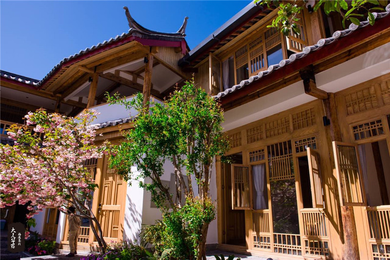 她在丽江开了十年客栈,只为告诉我们旅行的意义!