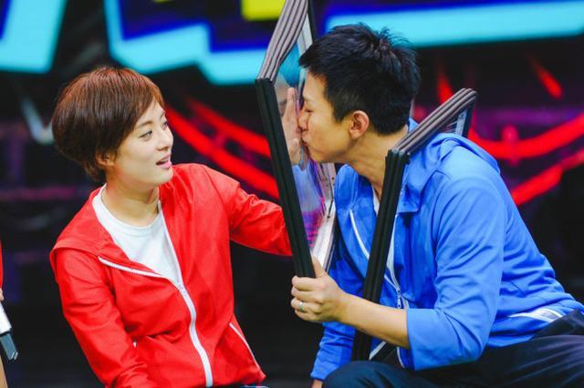 谢娜凭借实力进入决赛张杰助阵,明星恩爱夫妻你最喜欢哪对?