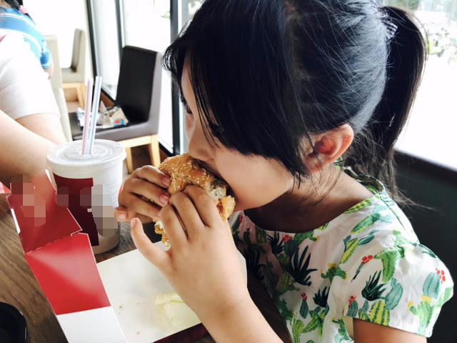 在美国吃个快餐多少钱,在美国一个汉堡多少美元