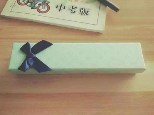 要不是腰软，怎么能把腿的劈这么开？