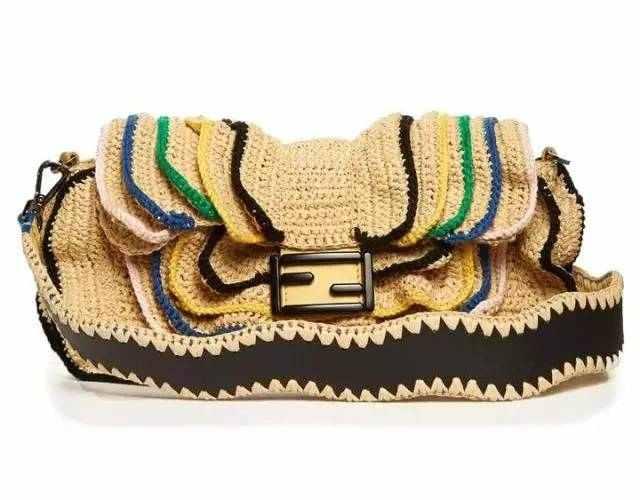 最近整个时尚圈都中了这个包包的毒!