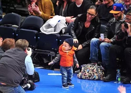 开挂的一家人动漫,开挂的一家人漫画