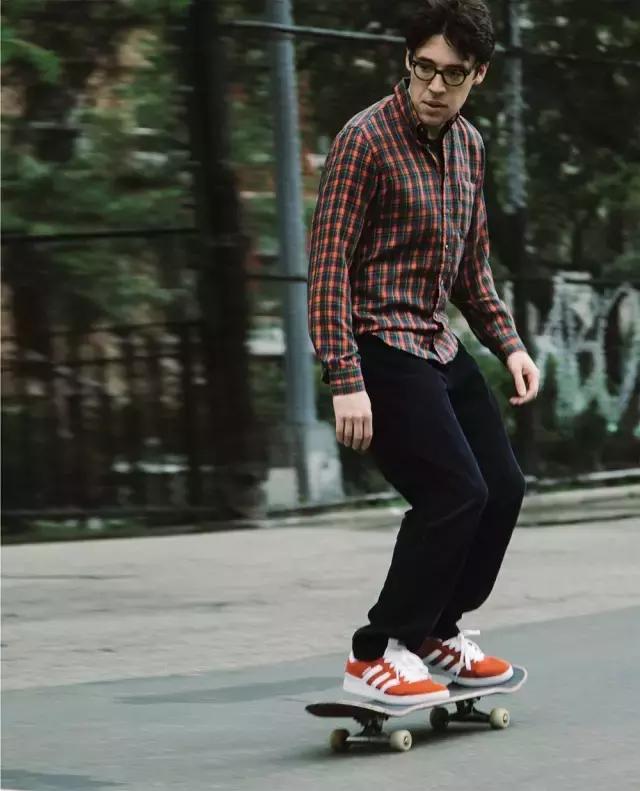 如果你觉得滑板鞋只有VANS和Nike的话，那我现在想教你做人了