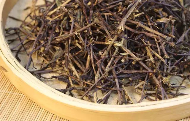 对于岩茶,拣茶梗究竟有多重要?