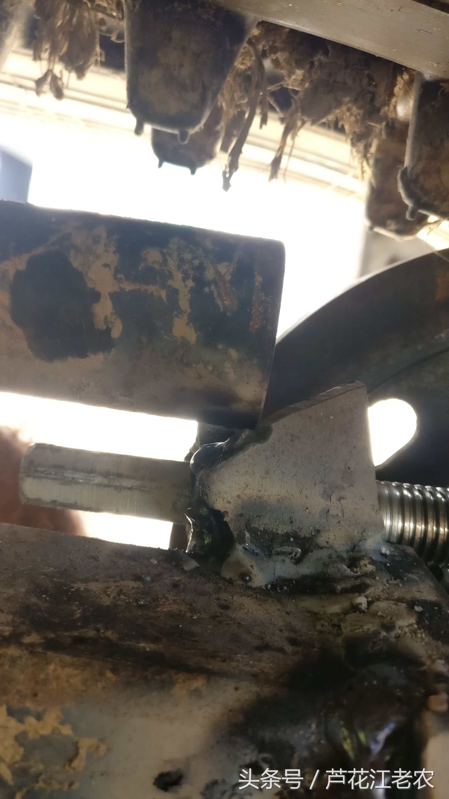 20170629福田雷沃RG40老款履带收割机导向轮改成下挂式