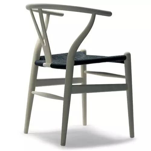 它们都是有故事的椅子，就是被国人玩坏了