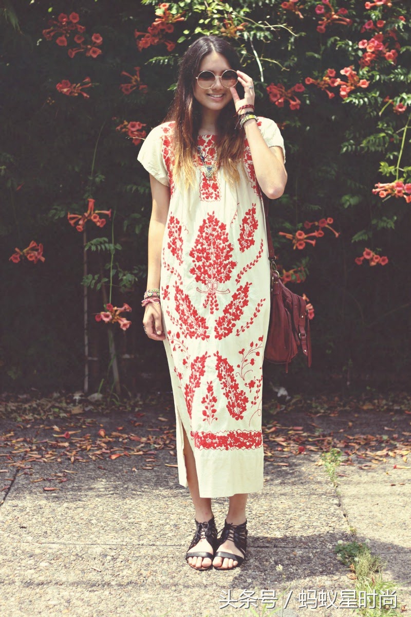 这个夏天你压箱底的波西米亚长裙又可以拿出来了