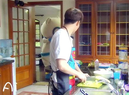 黄磊深夜食堂酸菜牛肉面,黄磊深夜食堂招待客人