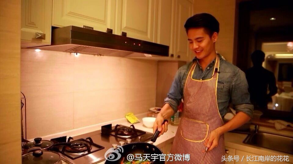 黄磊深夜食堂酸菜牛肉面,黄磊深夜食堂招待客人