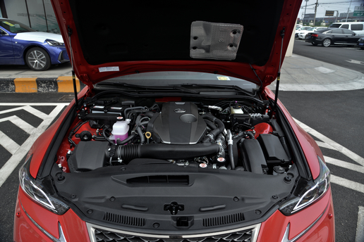 雷克萨斯is300fsport和普通版区别,雷克萨斯is300fsport深度评测