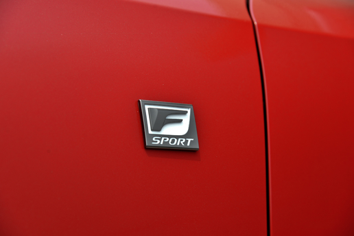 雷克萨斯is300fsport和普通版区别,雷克萨斯is300fsport深度评测