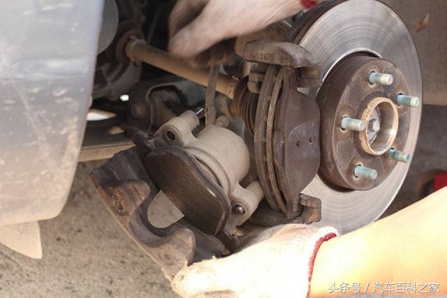 刹车片薄了踏板行程会增大吗,刹车踏板不要轻易调整