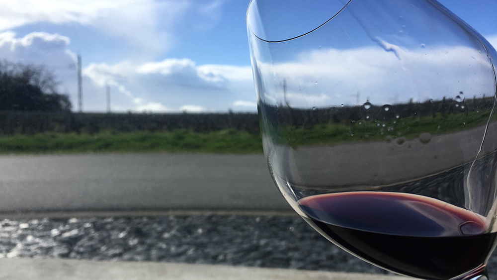 何必手抖拿起30万的玉镯，这些法国土特产颜高又便宜